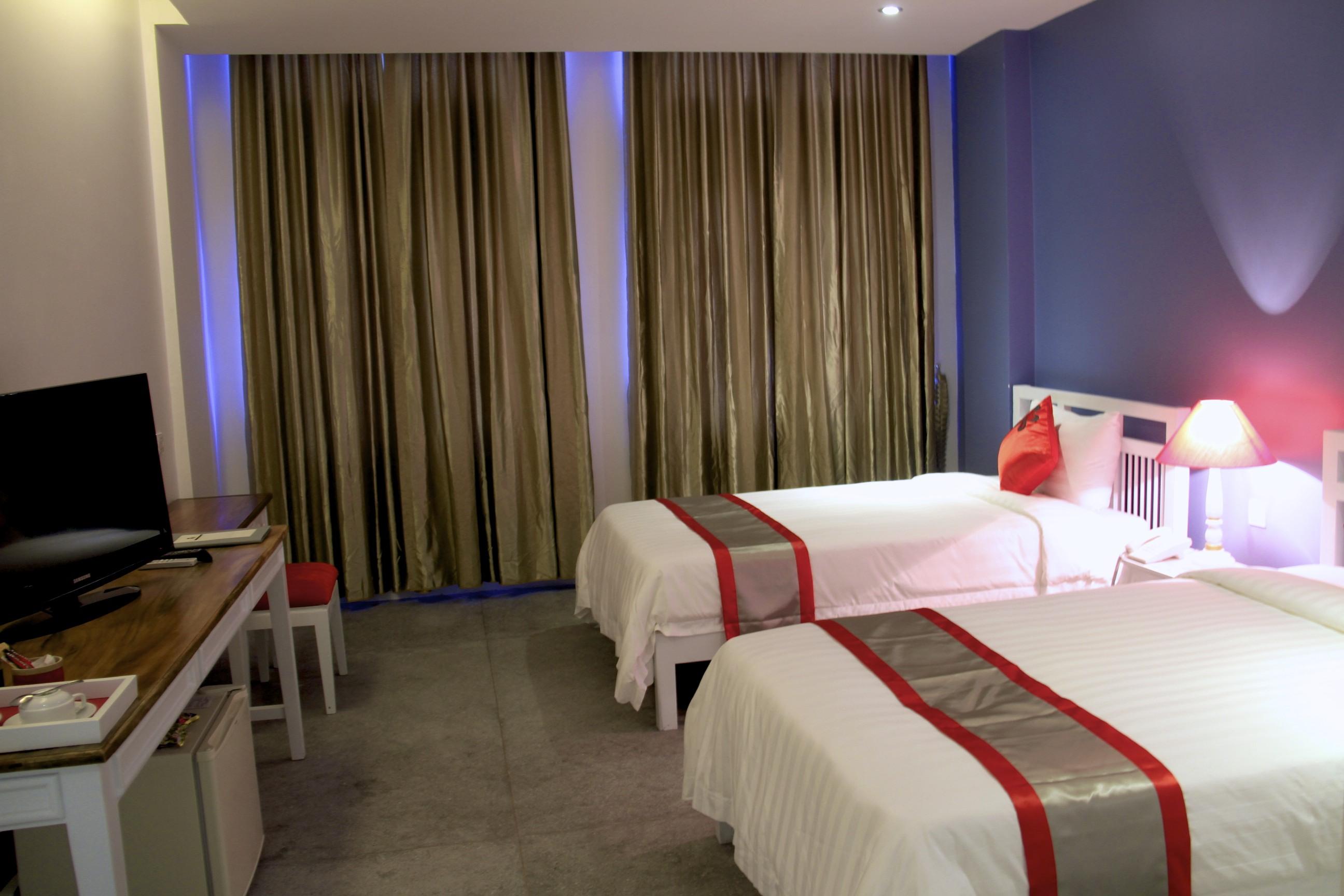 The Frangipani Royal Palace Hotel Phnom Penh Exterior photo