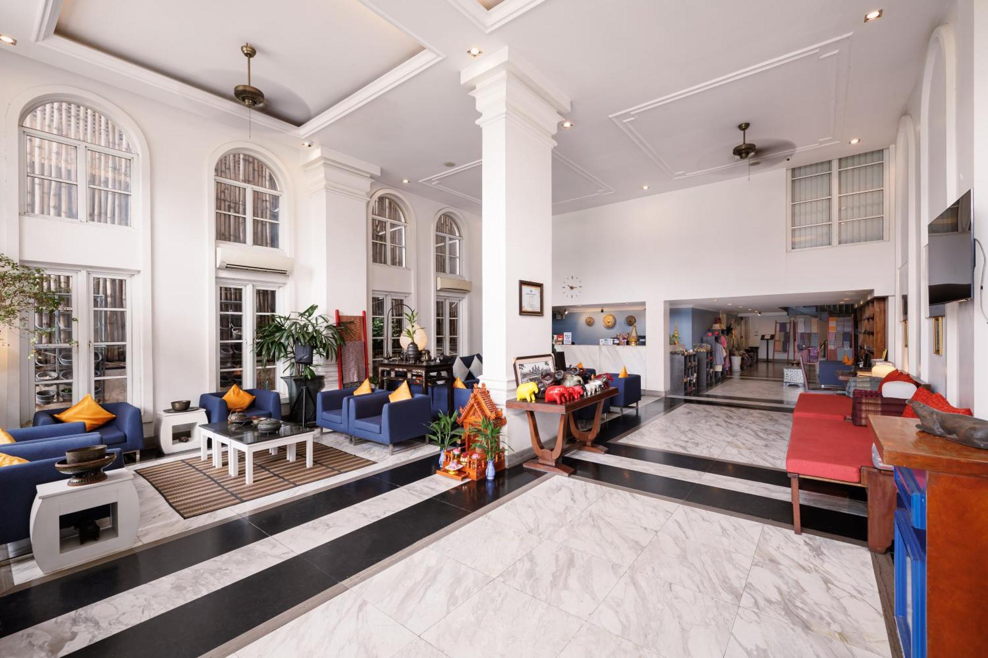 The Frangipani Royal Palace Hotel Phnom Penh Exterior photo